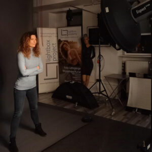 Frau im Fotostudio